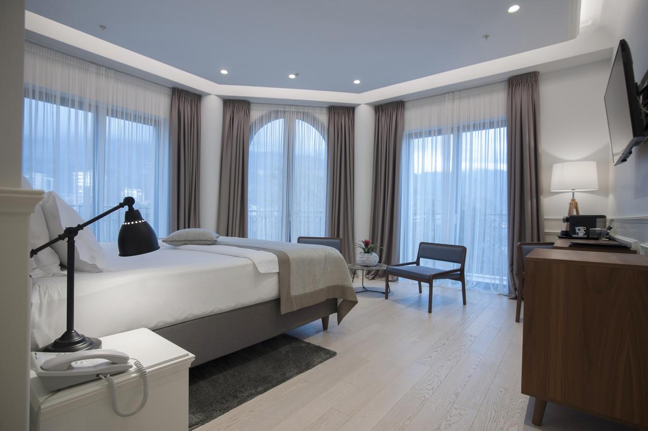 Hotel Majestic Budva Luaran gambar